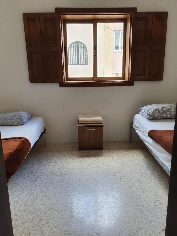 Żebbuġ Oleander Butts Inn المظهر الخارجي الصورة